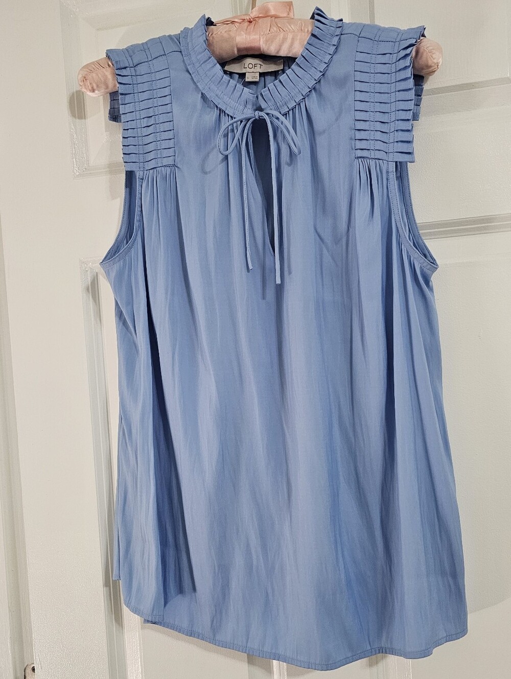 NEW Ann Taylor LOFT Pleated Ruffled Trim Large, Sleeveless Blouse Top in Blue